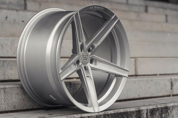 LC-P8 9x20 5x114,3 ET35 70,5 Glossy Brushed Silver